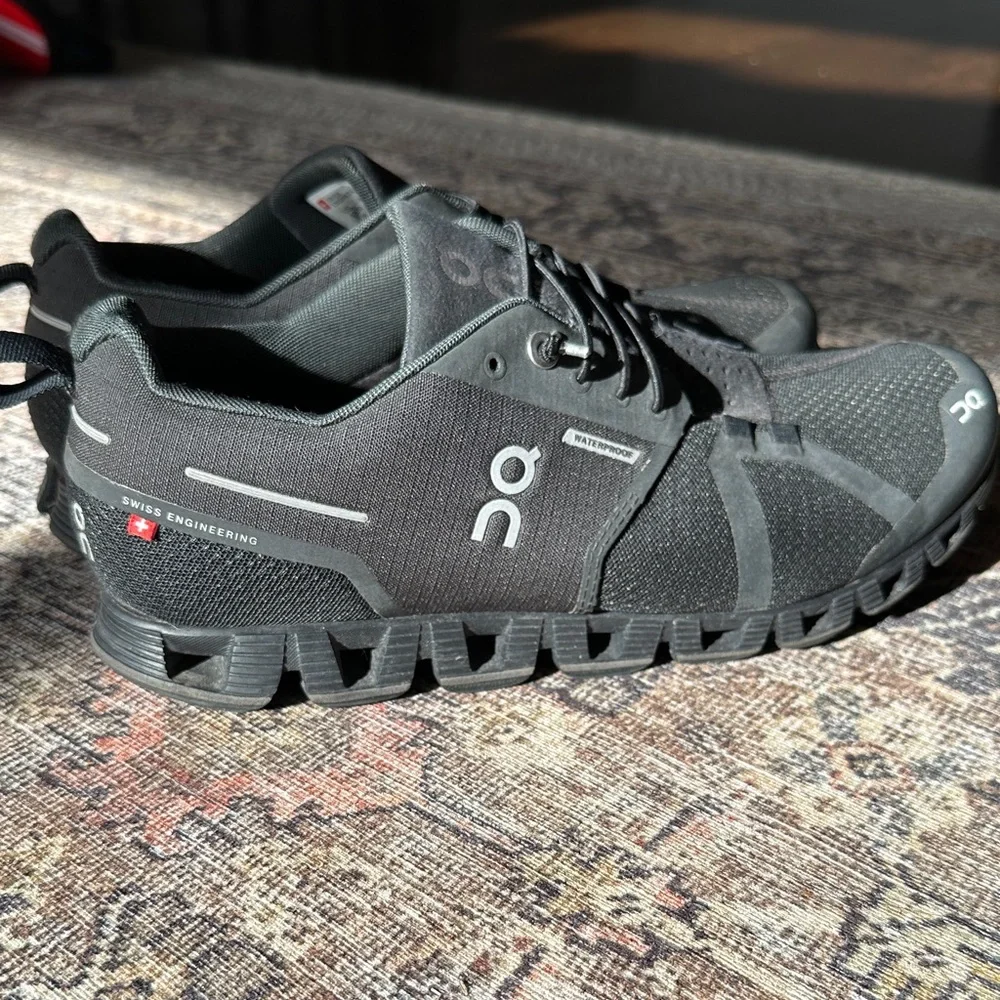 On Running Men's Black Sneakers size 9 - Picture 7 of 8